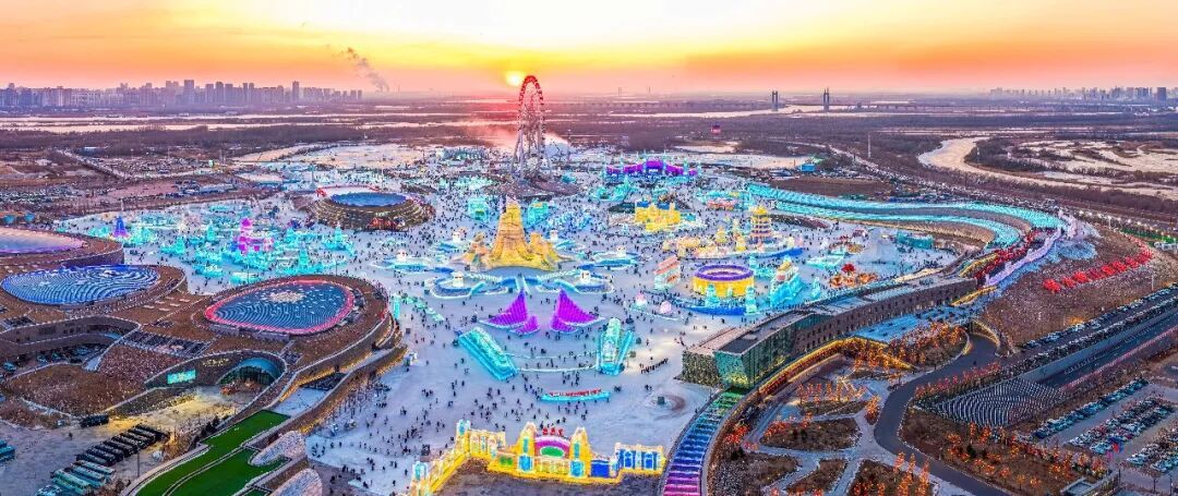 冬天，这座冰雪琉璃宫殿美的令人心醉