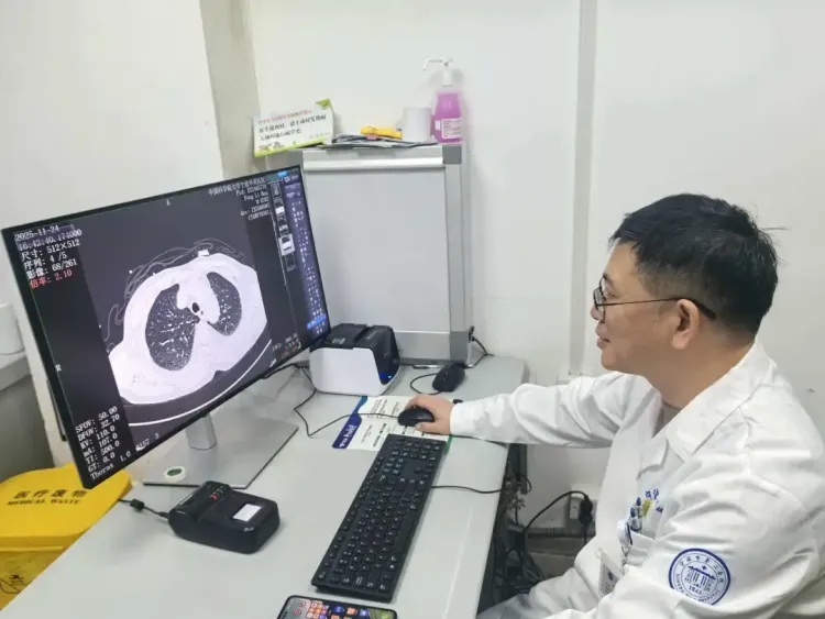 浙江31岁女子回国陪母亲体检，意外查出癌症！医生：年轻女性尤其警惕