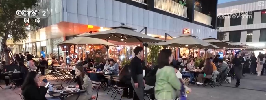 多元化、沉浸式体验添彩“跨年经济” “新意+巧思”让消费活力持续迸发