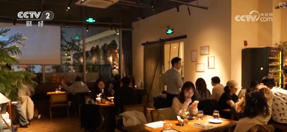 多元化、沉浸式体验添彩“跨年经济” “新意+巧思”让消费活力持续迸发