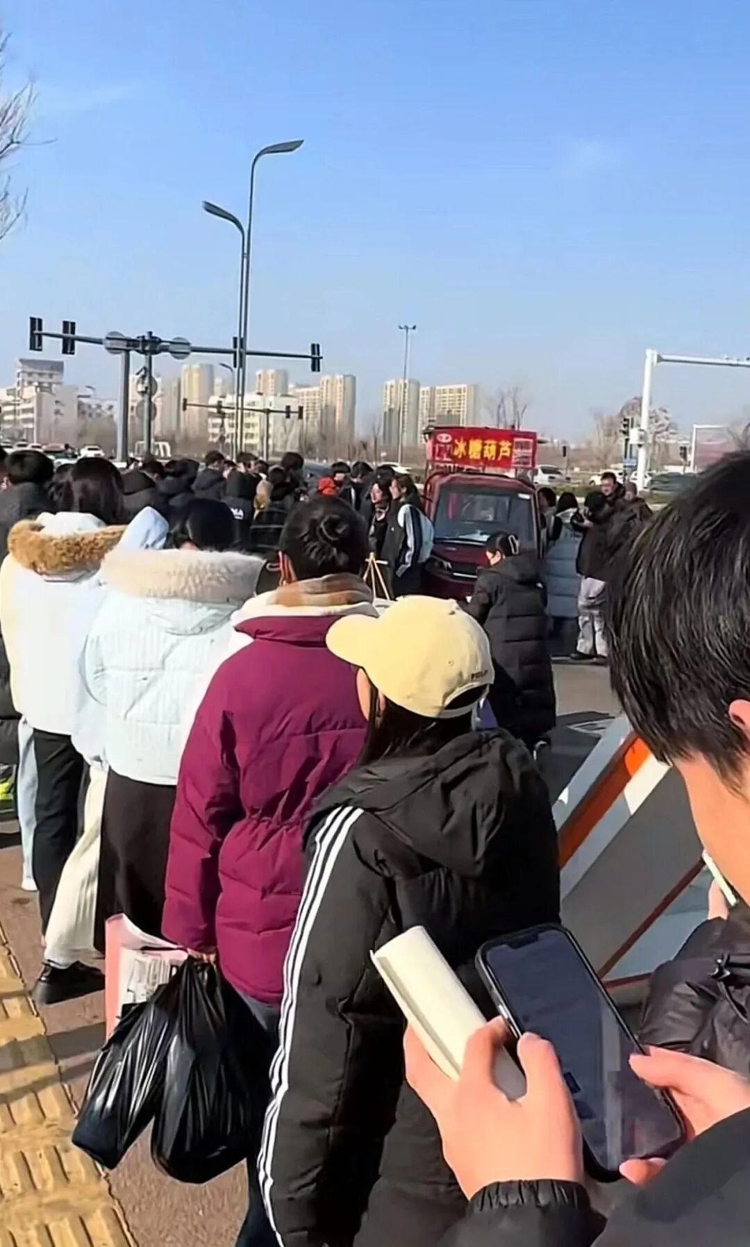 山东东营街头长队感动全网，最新后续来了！