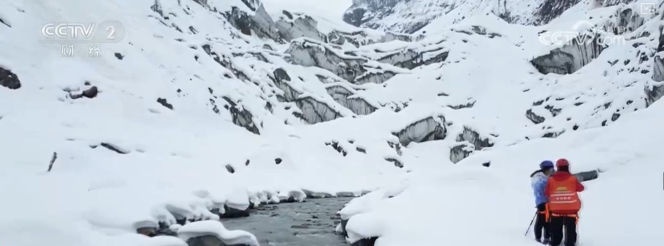 “冰雪+科考”“极寒躺冰” 特色玩法“上新”助力“冷”资源“热力全开”
