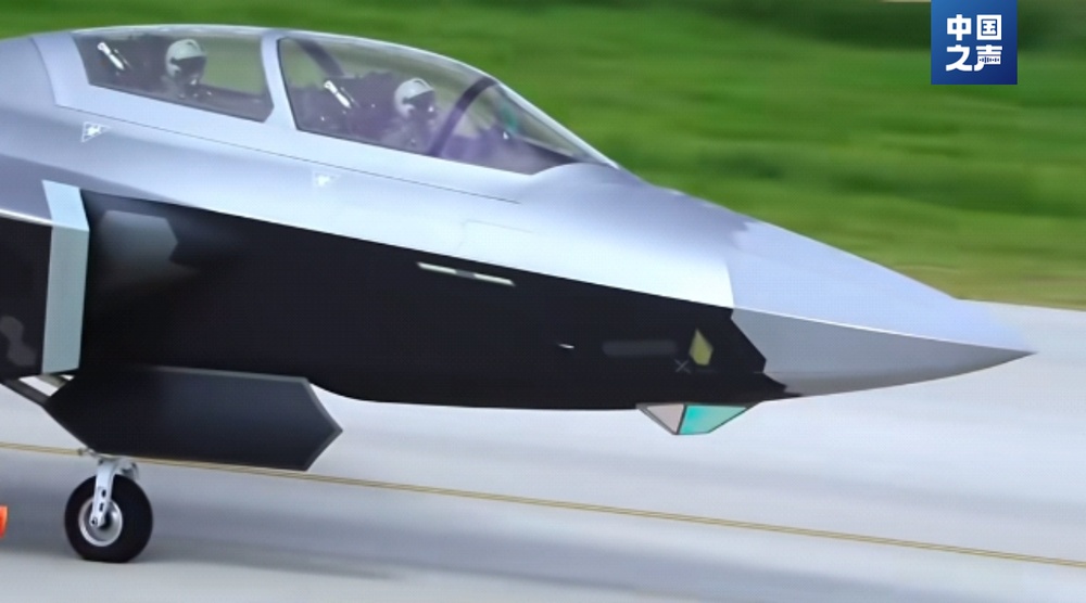 歼-20S官宣对地对海打击能力 如何开启无人空战新模式？