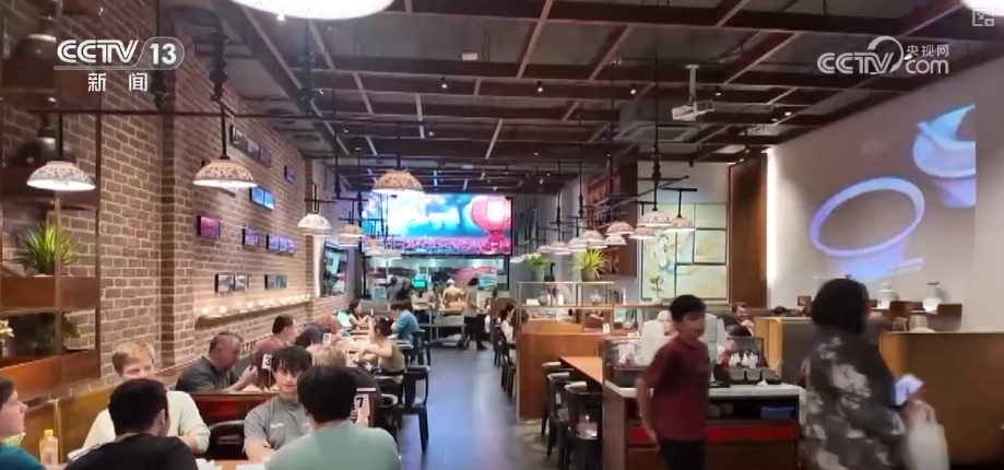 源自街头的美味加速拓展海外市场 手握技艺复合型人才为产业发展注入新活力