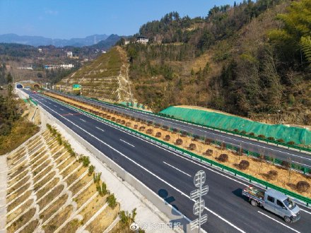 新高速要来了，到武汉车程缩短2个半小时