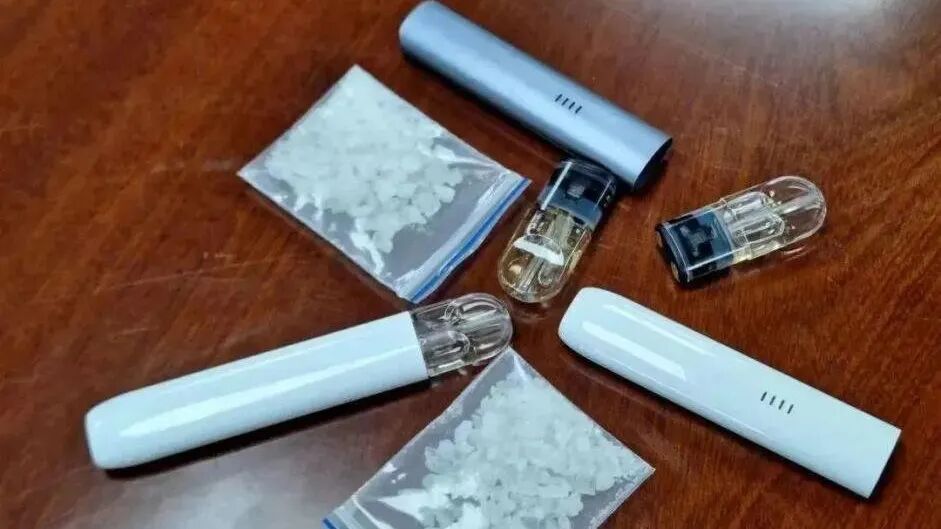 “帮帮忙”“蹭两口”？“代购”毒品，男子被判处有期徒刑