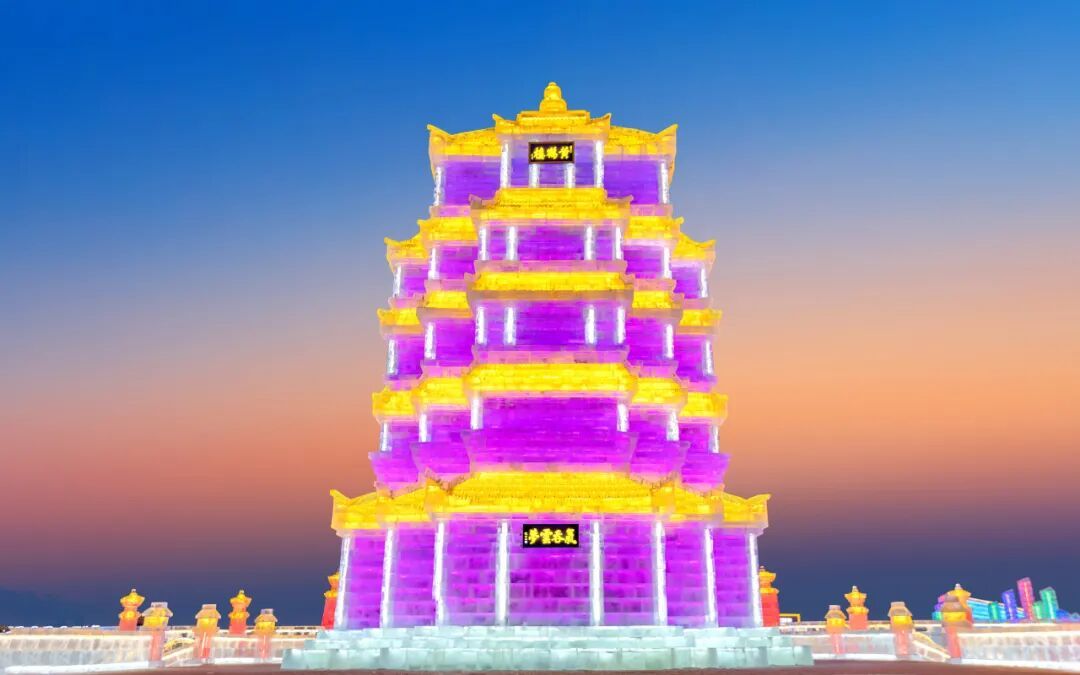 冬天，这座冰雪琉璃宫殿美的令人心醉