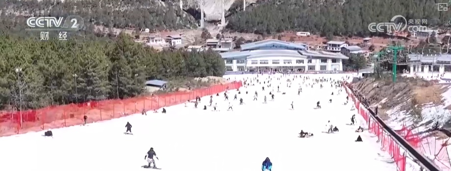 “冰雪+科考”“极寒躺冰” 特色玩法“上新”助力“冷”资源“热力全开”