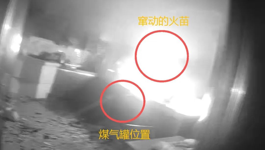 冲！关！扛！三个动作，没有一秒犹豫……