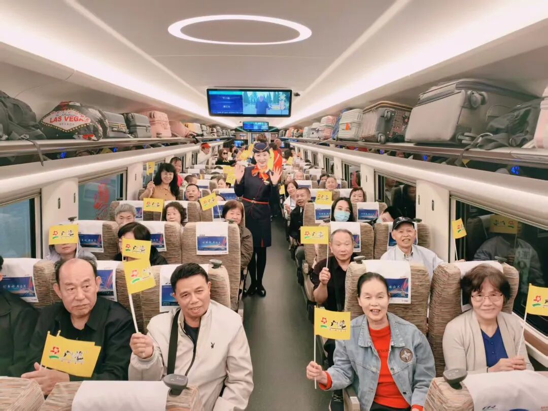 今天正式通车，1个半小时广州到湛江！游客：吃海鲜逛海滩当晚就能回广州