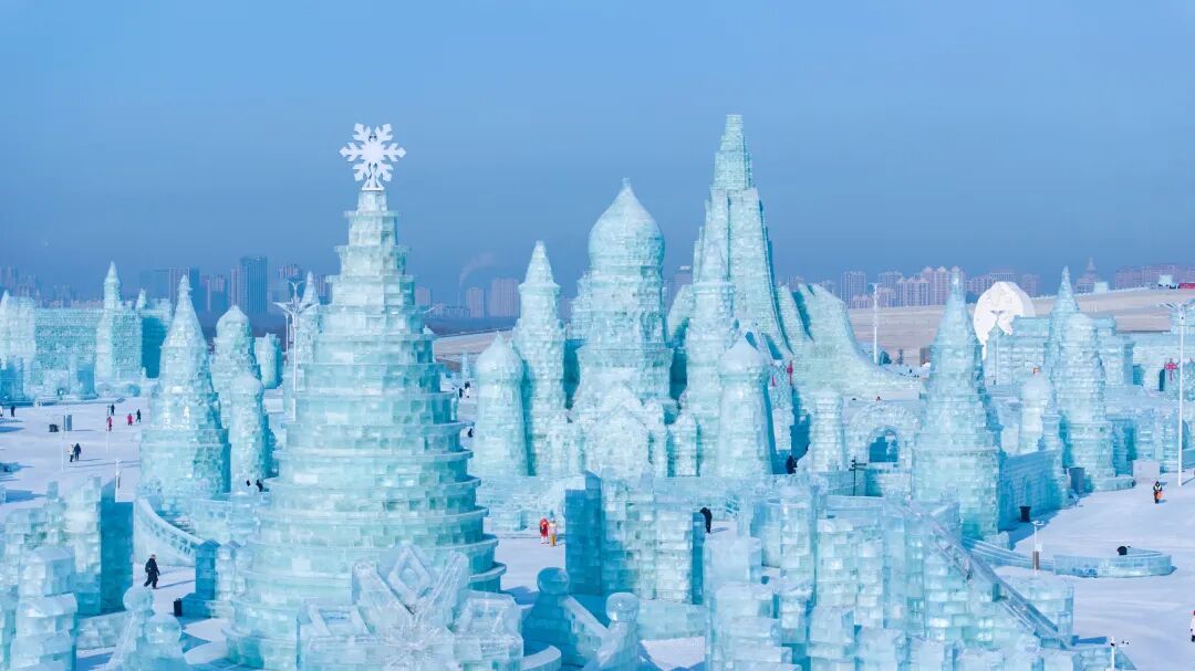 冬天，这座冰雪琉璃宫殿美的令人心醉