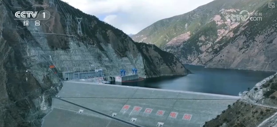 积聚“硬实力”！37.27亿吨、9.37万亿元、4000万吨 中国经济稳中有进引擎动力足