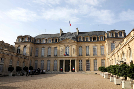 爱丽舍宫员工监守自盗国宴专用瓷器