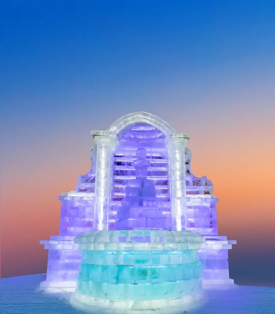 冬天，这座冰雪琉璃宫殿美的令人心醉