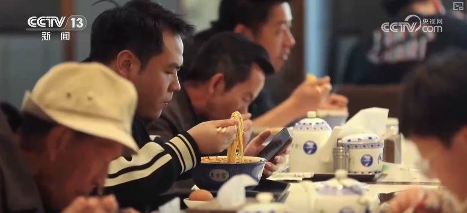 源自街头的美味加速拓展海外市场 手握技艺复合型人才为产业发展注入新活力