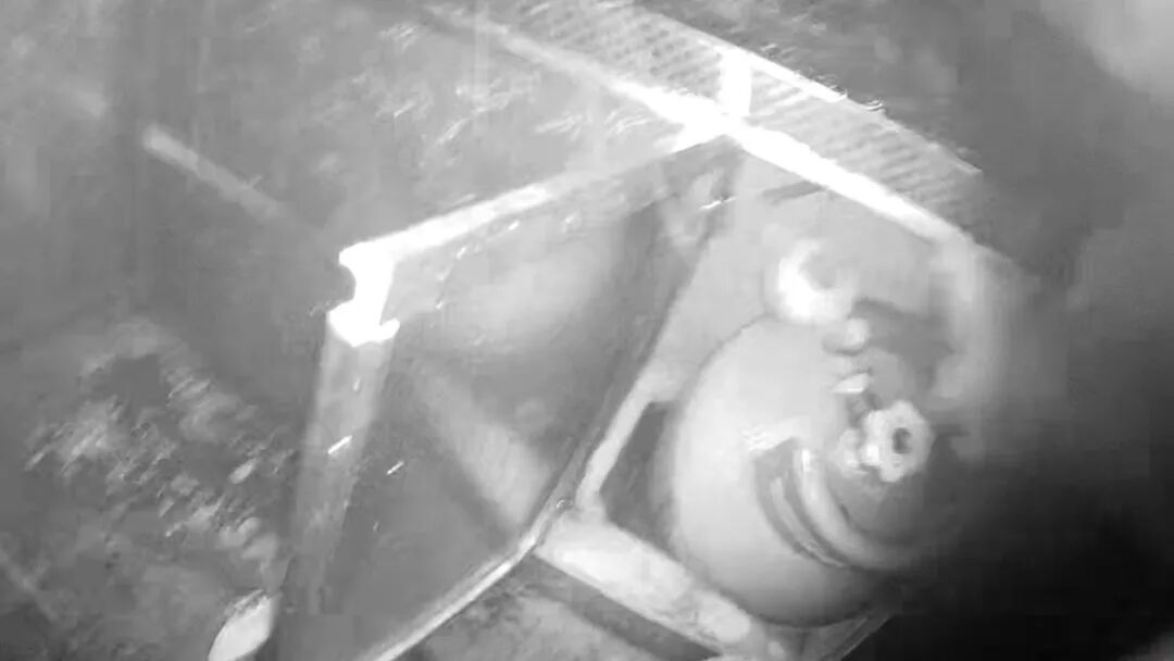 冲！关！扛！三个动作，没有一秒犹豫……