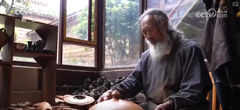 “冰雪+科考”“极寒躺冰” 特色玩法“上新”助力“冷”资源“热力全开”