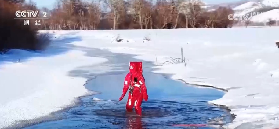 “冰雪+科考”“极寒躺冰” 特色玩法“上新”助力“冷”资源“热力全开”
