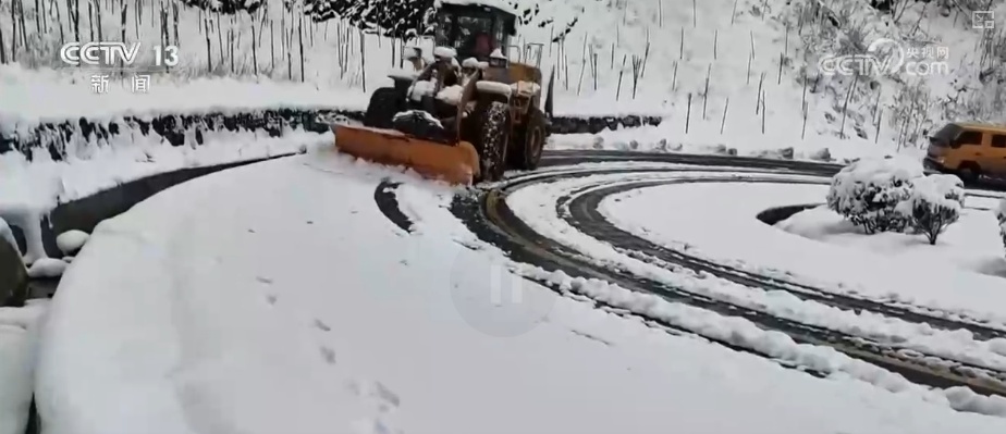 多部门协同联动、细化服务清冰除雪“保”畅通 护航百姓平安出行