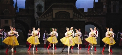 民歌与芭蕾加交响乐“同框”贺岁