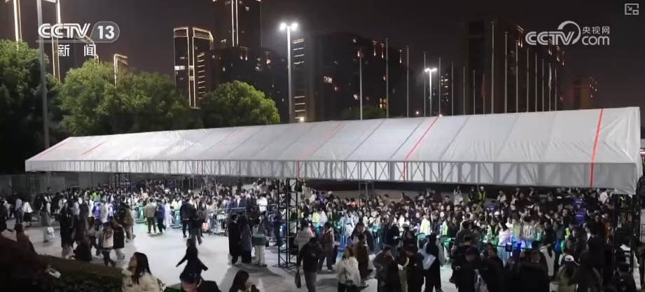 玩法上“新”聚人气！“演出+”催生消费新需求 延伸文旅消费链激活经济新动能