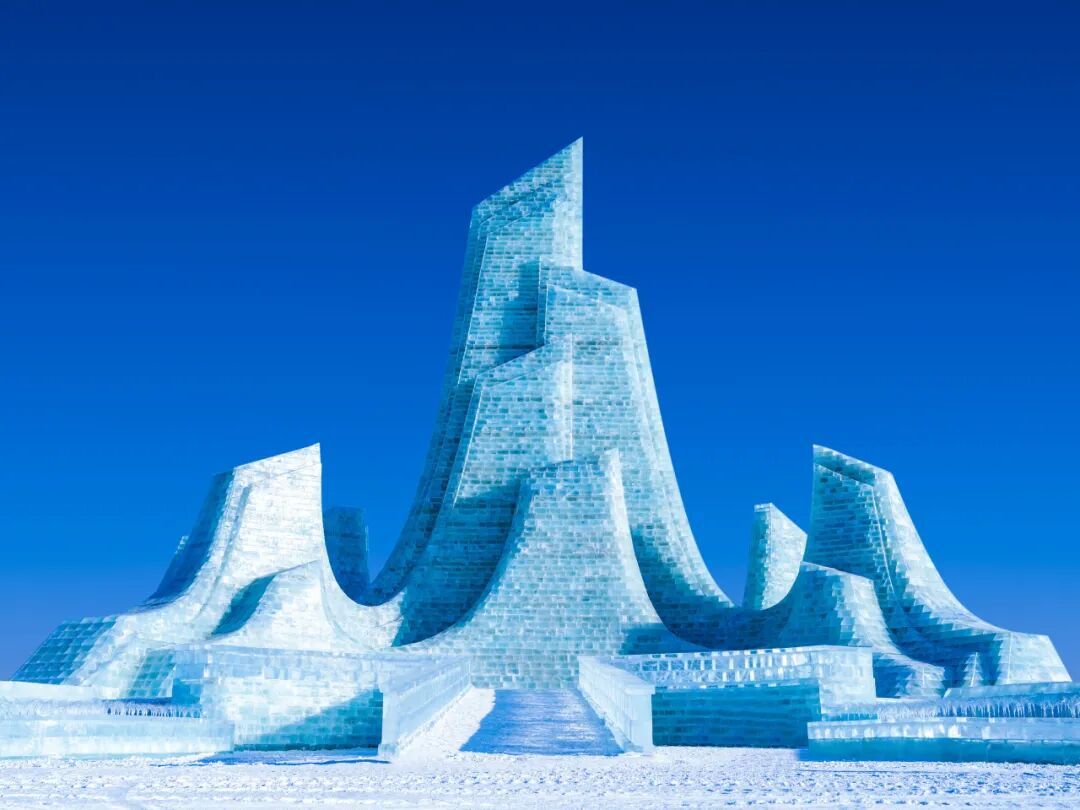 冬天，这座冰雪琉璃宫殿美的令人心醉