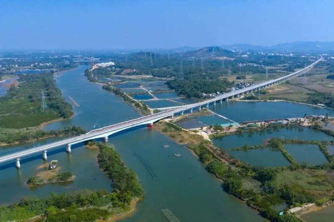 广湛高铁开通，未来可直通海南自贸港！