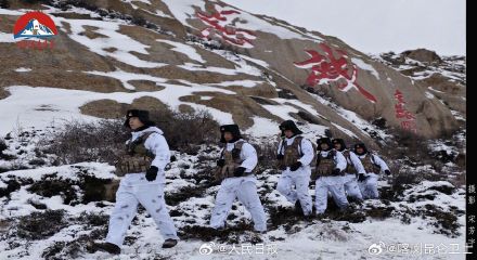 致敬！这是边防战士的风雪巡逻路