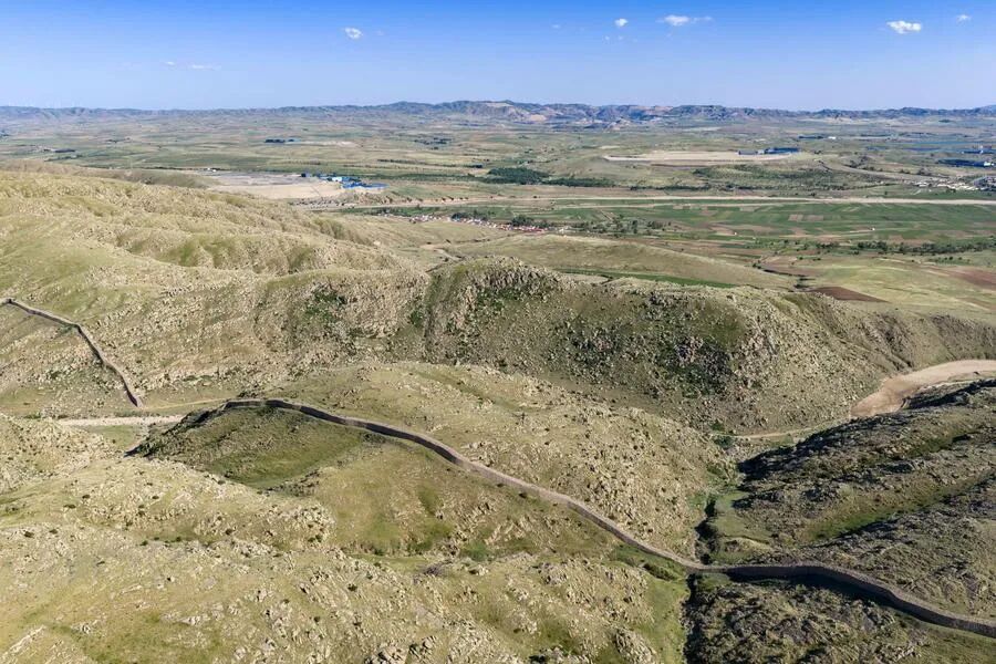 一屉稍麦和一盘羊肉手抓之间的距离有多远？