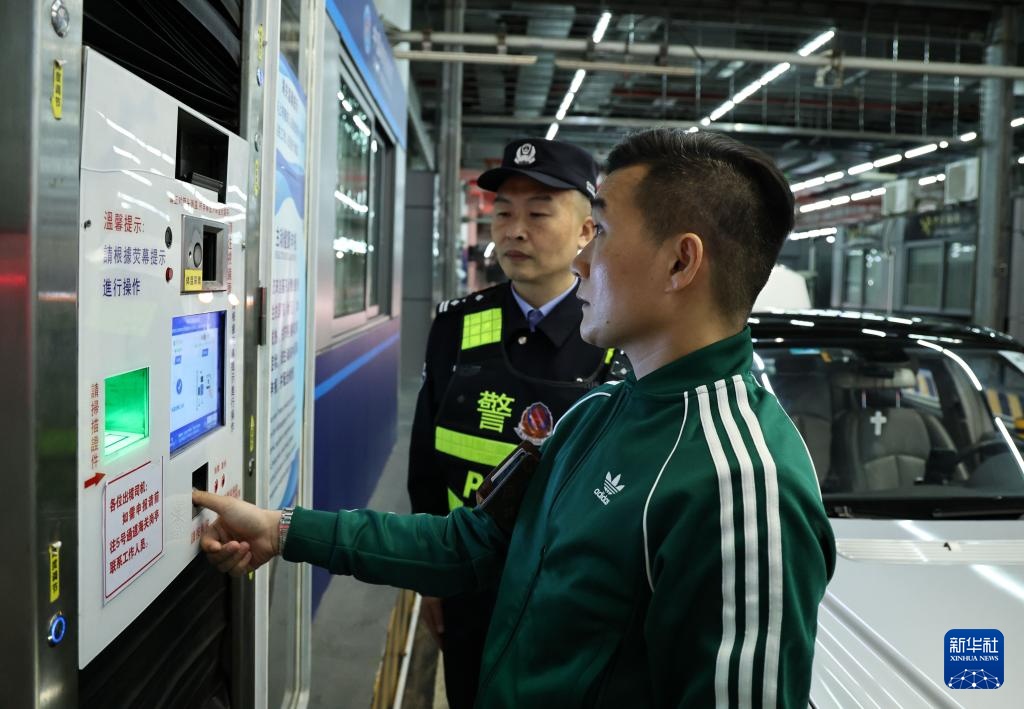 “粤车南下”入境香港市区正式实施 粤港“双向奔赴”加速大湾区融合