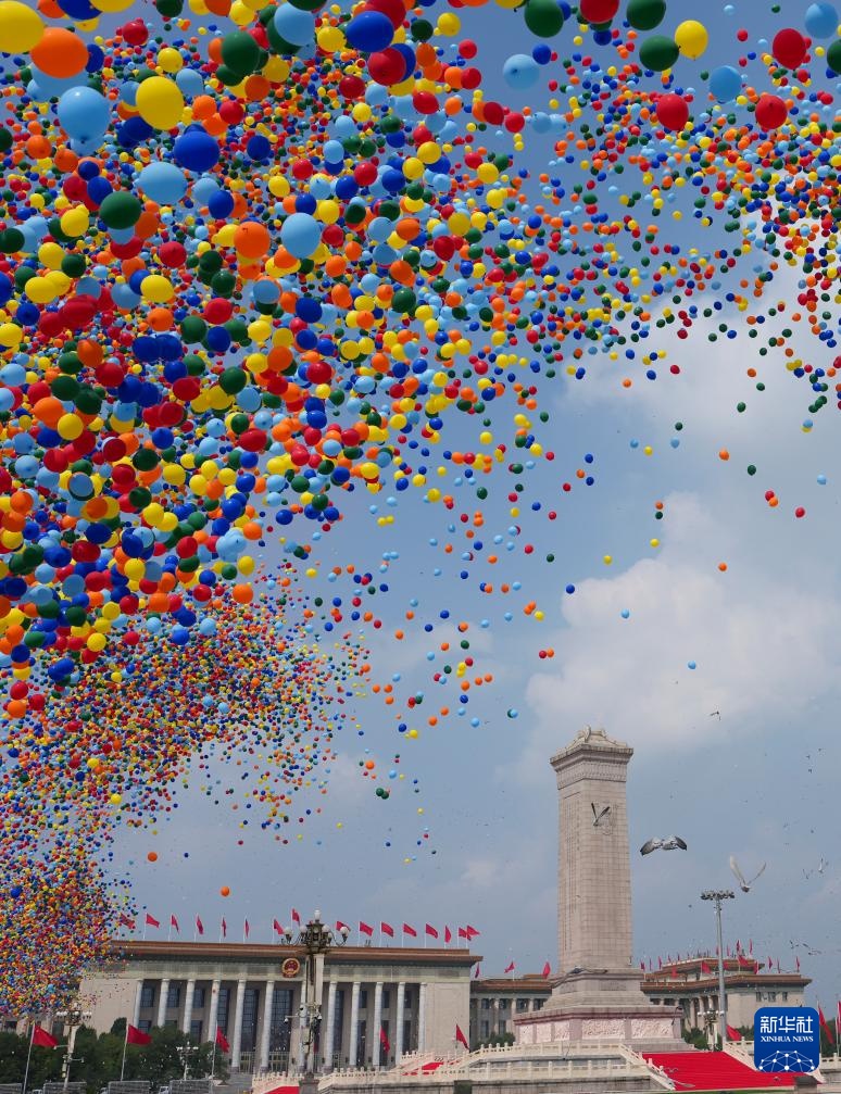 这些照片，每一张都写满了家国情怀