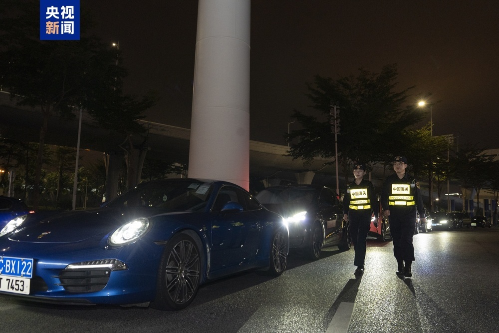 首批车主通关！“粤车南下”驶入香港市区 湾区双向通行再升级