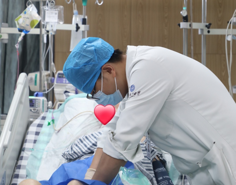 超标30倍,腹痛4小时送ICU!海宁王先生的经历,为所有人敲响警钟 超标30倍,腹痛4小时送ICU!海宁王先生的经历,为所有人敲响警钟