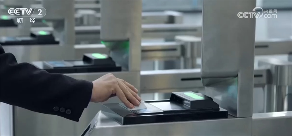 这条“钢铁大动脉”开通让区域协同发展驶上“快车道” 沿线打造城市新地标