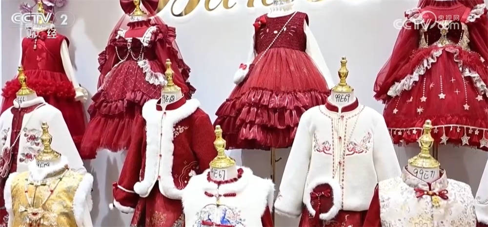 多处商圈创“新”业态解锁缤纷新场景 消费热潮涌动激活“冬日经济”