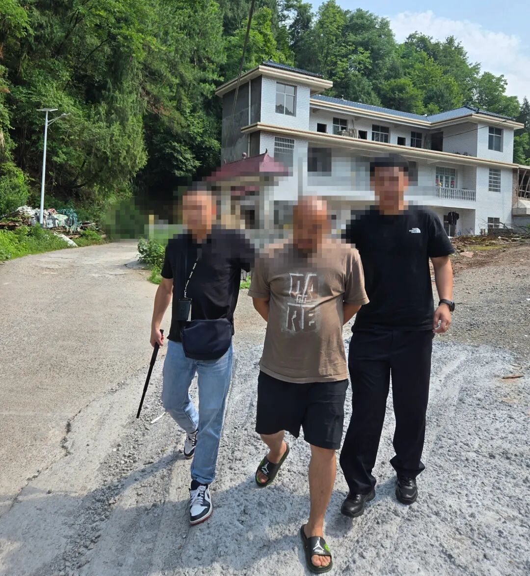 前科人员接连换车，竟牵出贩毒大案！湖南张家界警方摧毁跨三省吸贩毒网络