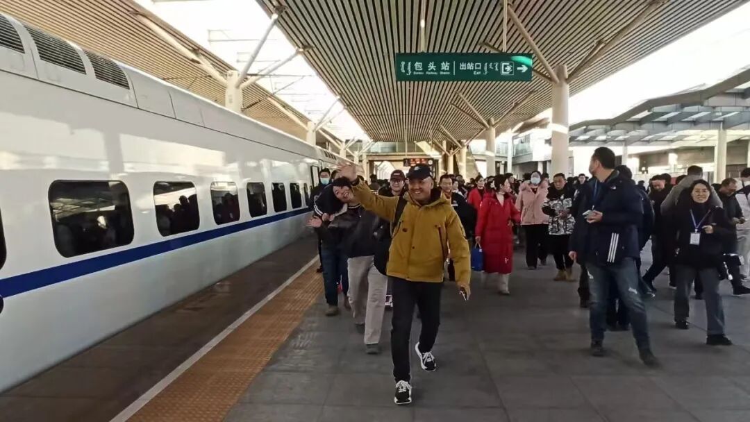 4小时3分钟，呼和浩特⇌银川！刚刚，包银高铁开通运营！