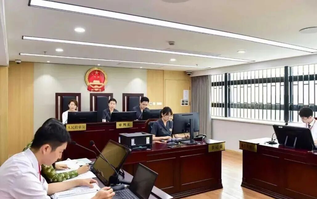 玩“真心话大冒险”，他们在海底捞火锅里小便！法院披露详情