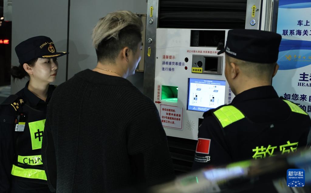 “粤车南下”入境香港市区正式实施 粤港“双向奔赴”加速大湾区融合