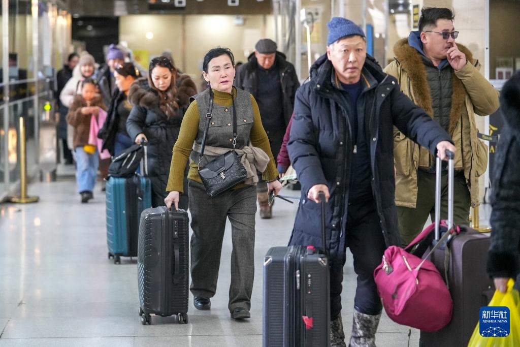 二连浩特口岸出入境流量创历史新高