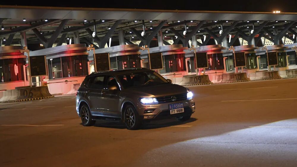 “粤车南下”入境香港市区正式实施