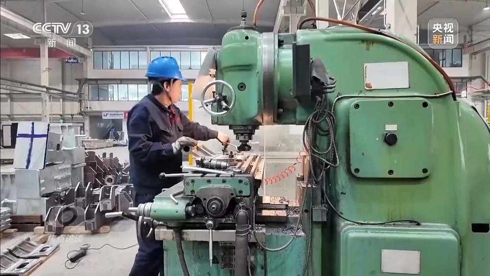 焦点访谈丨“冰雪+” 加出新场景新消费的无限可能