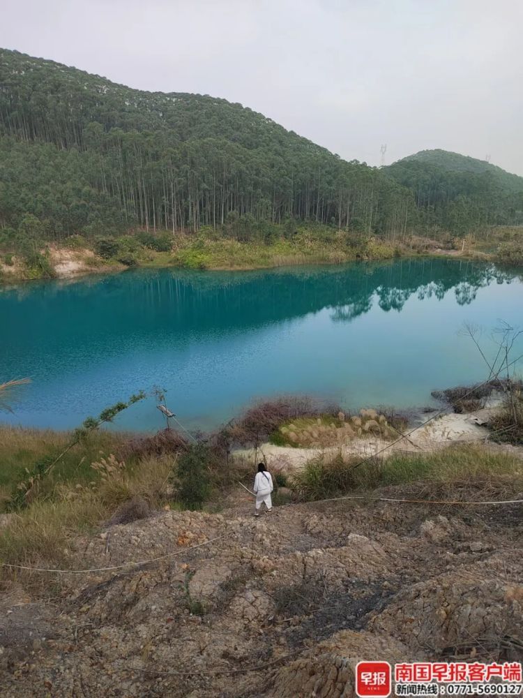 广西一野生“湖泊”突然爆火!网友涌入打卡,村民:真不是湖…… 广西一野生“湖泊”突然爆火!网友涌入打卡,村民:真不是湖……