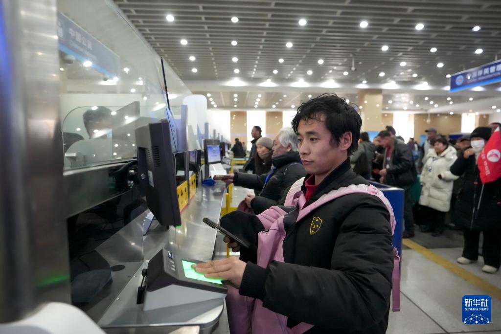 二连浩特口岸出入境流量创历史新高