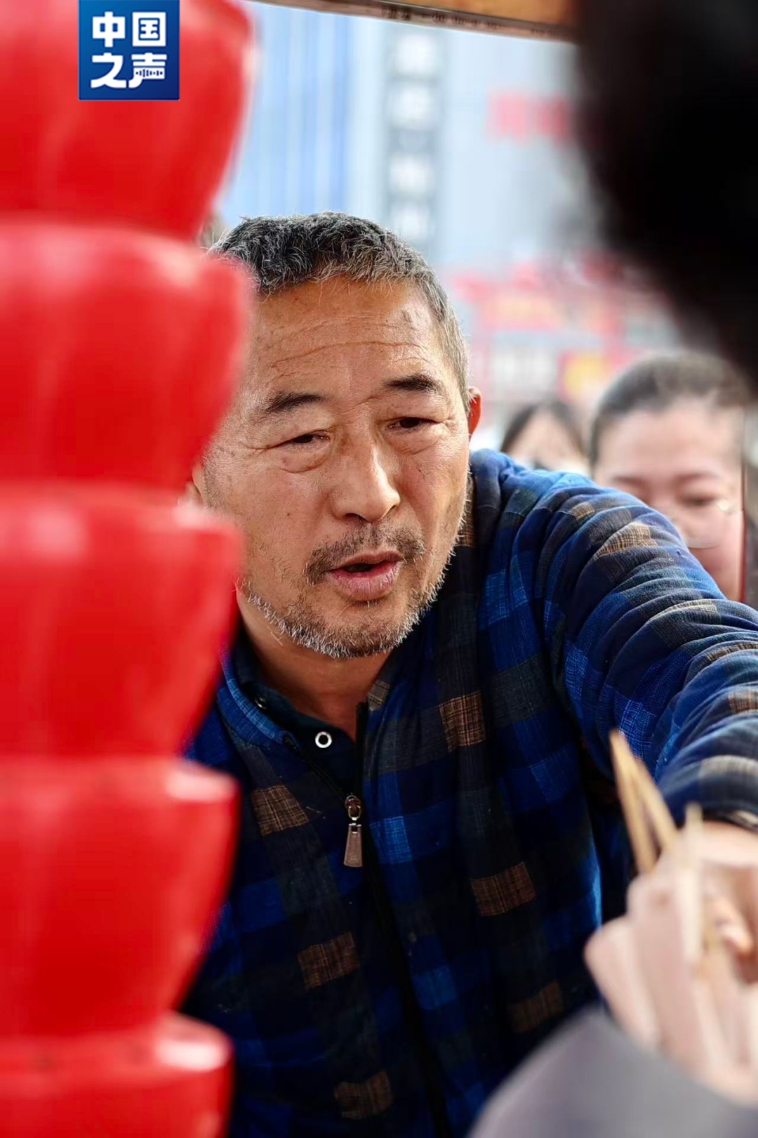 4元、5元一串的糖葫芦，有人花了数百元，为啥？