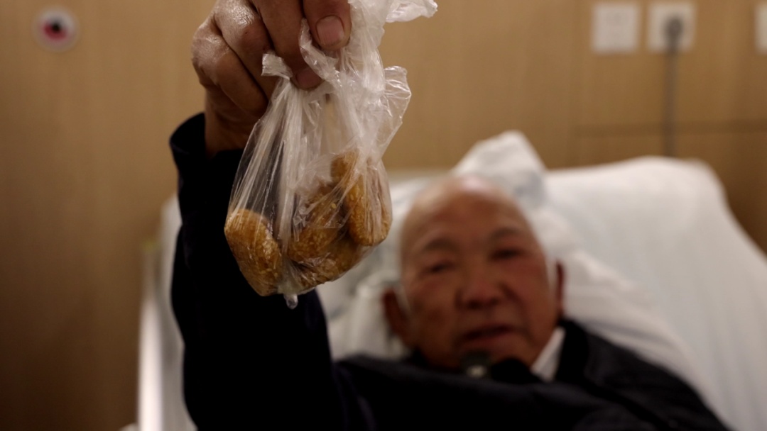 凌晨5点发车！杭州有辆特殊公交车，专为这12个人而开……