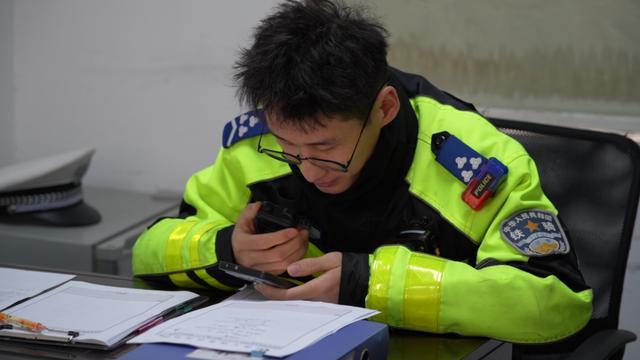 “非常感谢他们，高架下面就在等我们，一路带我们过去”