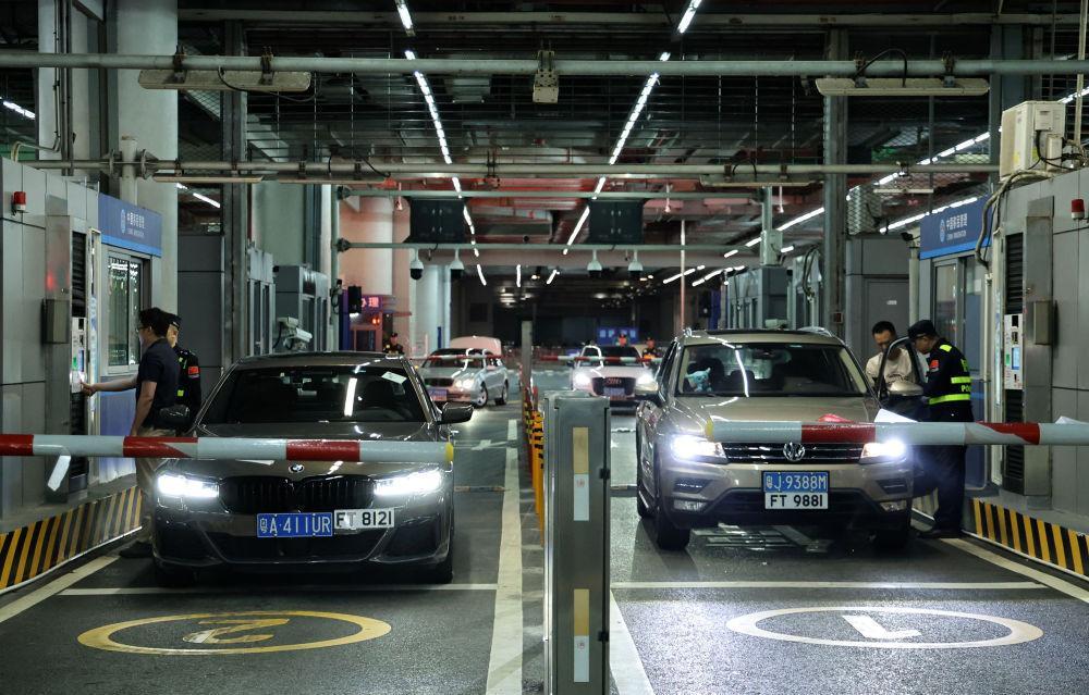 “粤车南下”入境香港市区正式实施