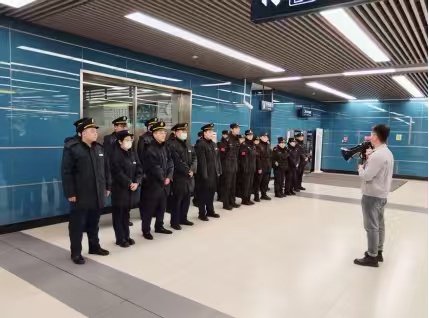 一年迎159场次大型展会和演出！会展中心地铁站“花式引导”等服务“出圈”