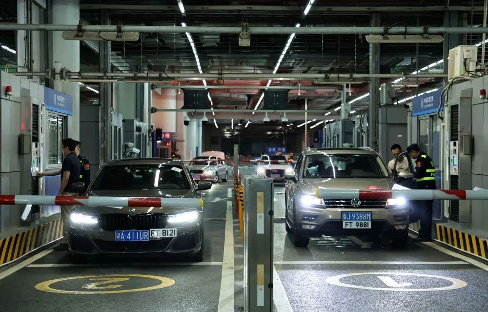 “粤车南下”入境香港市区正式实施